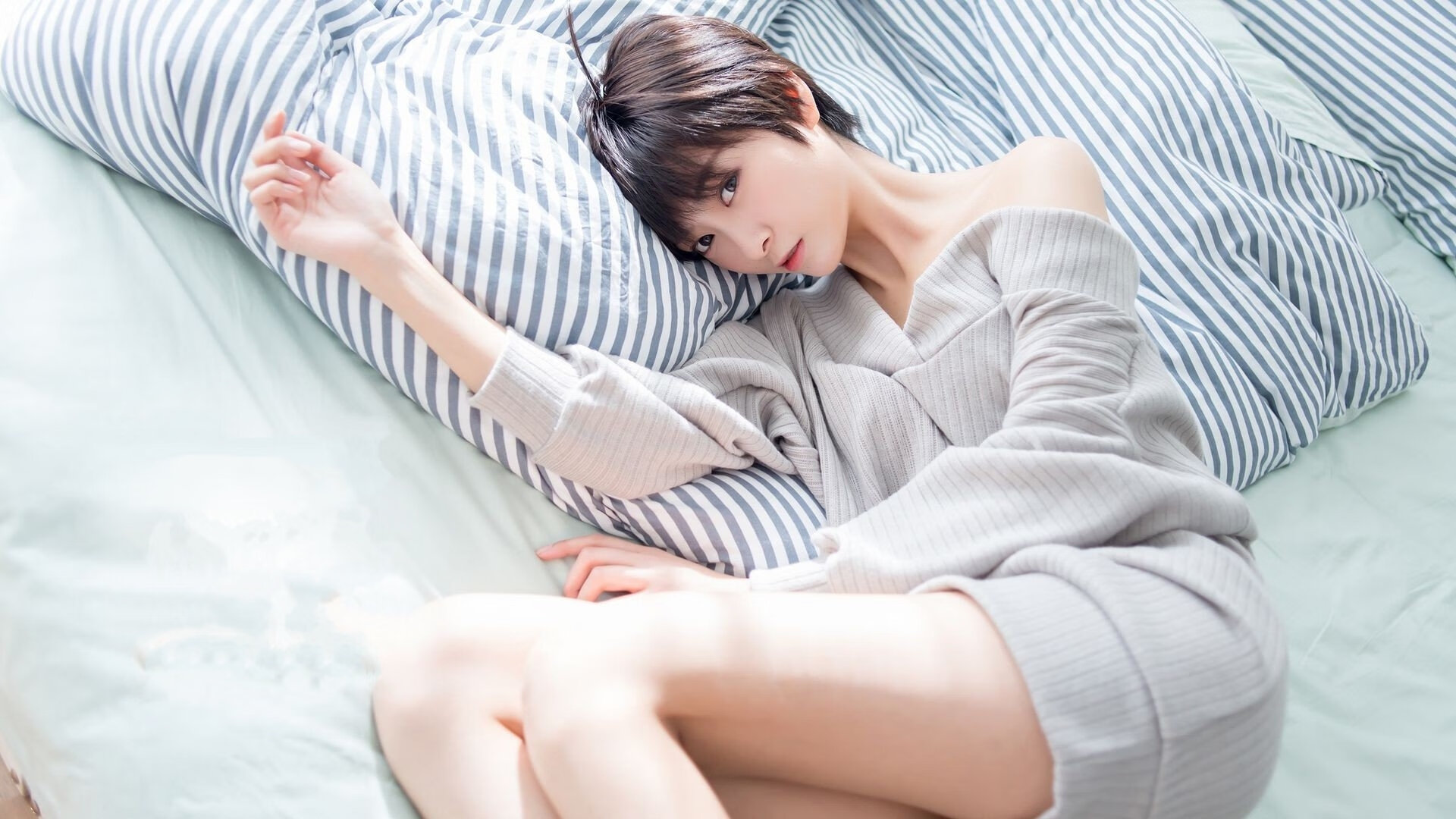 爱游戏体育app-“直线冲刺：极速飙车的燃爆瞬间”，超跑直线加速比赛